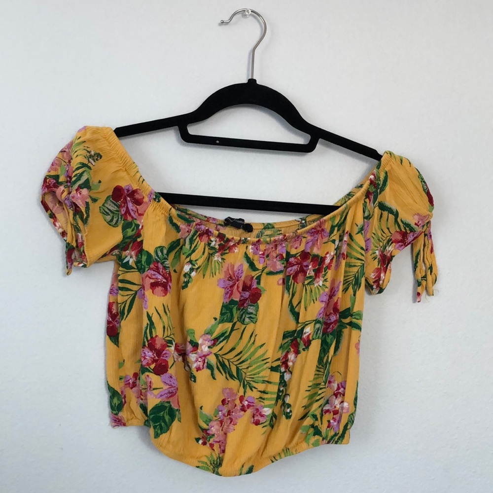 Short Yellow Flower Top